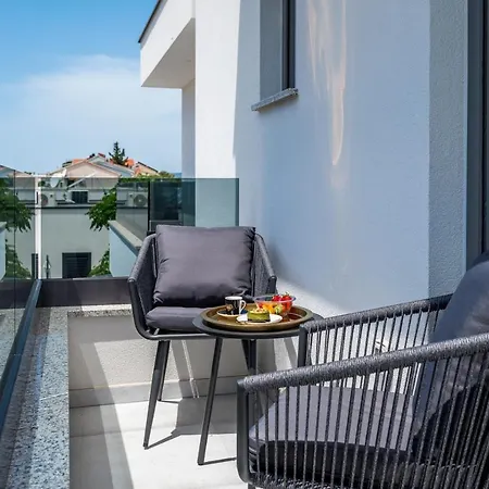 Prestige * Σίμπενικ