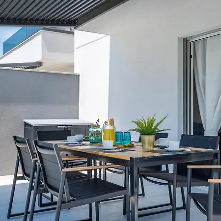 Prestige * Σίμπενικ